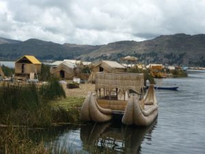 Embarcations sur le lac Titicaca